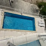 Siana *